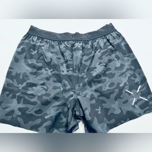 Ten Thousand Interval Short, size medium, 5”, no liner.